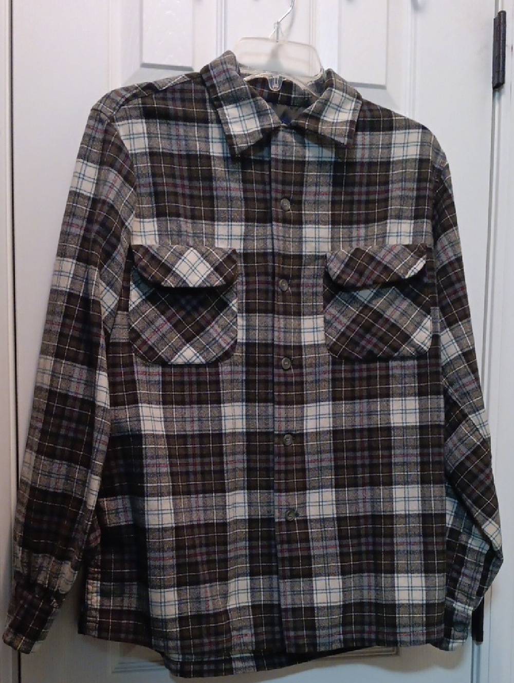 Pendleton Brown and Ivory Plaid Button-Down Shirt 100% Virgin Wool Like New